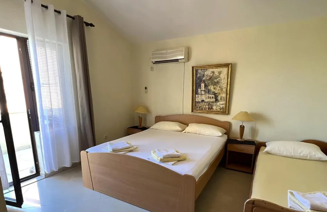 Rooms Villa Desa-1